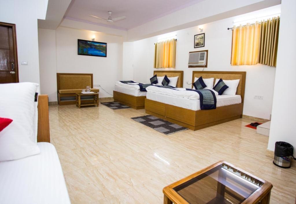Hotel Wall Street New Delhi Exteriör bild