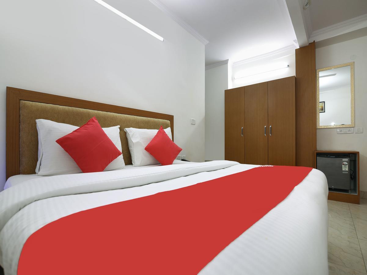 Hotel Wall Street New Delhi Exteriör bild